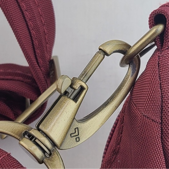 Travelon Anti-Theft RFID Blocking Travel Bag Burgundy Crossbody/ Shoulder Bag - Picture 11 of 12